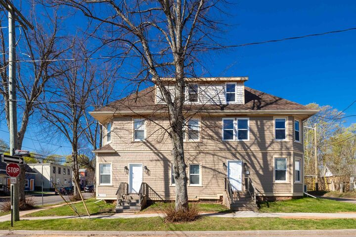 Property Photo: 85 Edward Street PE C1A 5E3