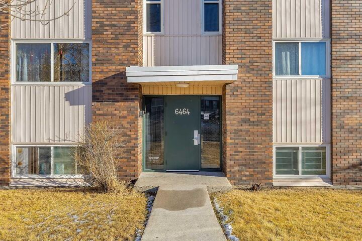 Property Photo: 6464 Travois Crescent NW 301 AB T2K 3S9