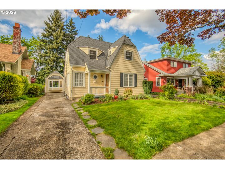 Property Photo:  4315 NE Laurelhurst Pl  OR 97213 