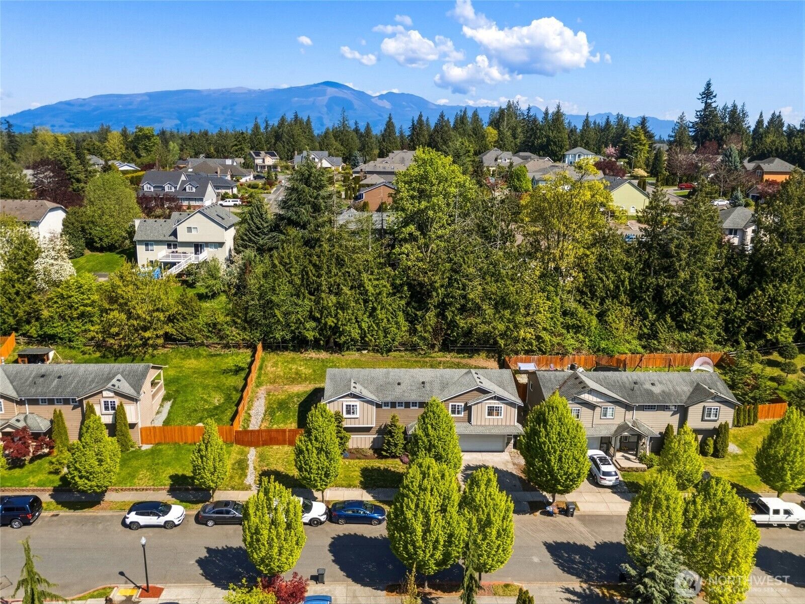 Property Photo:  310  Jeff Street  WA 98274 