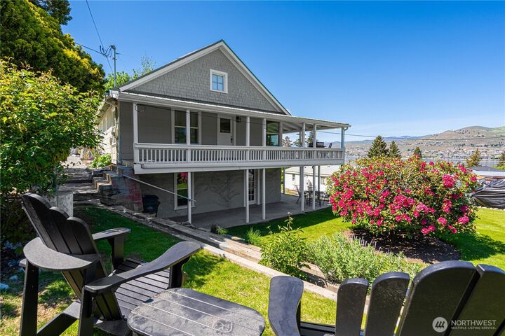 Property Photo:  222  Millard Rd.  WA 98816 