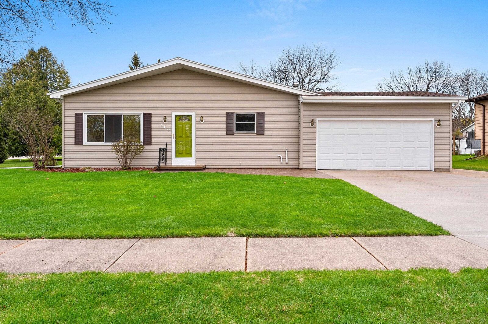 Property Photo:  860 Fribourg Street  WI 54115-3306 