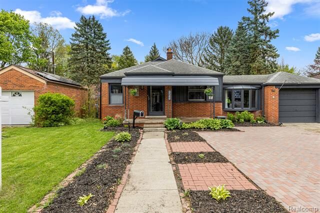 Property Photo:  6549 Shenandoah Avenue  MI 48101 
