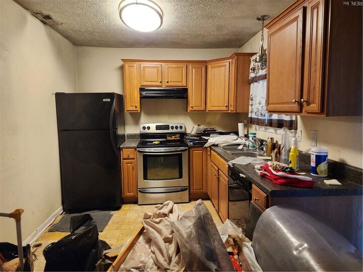 Property Photo: 75 W Virginia Ave VA 23663