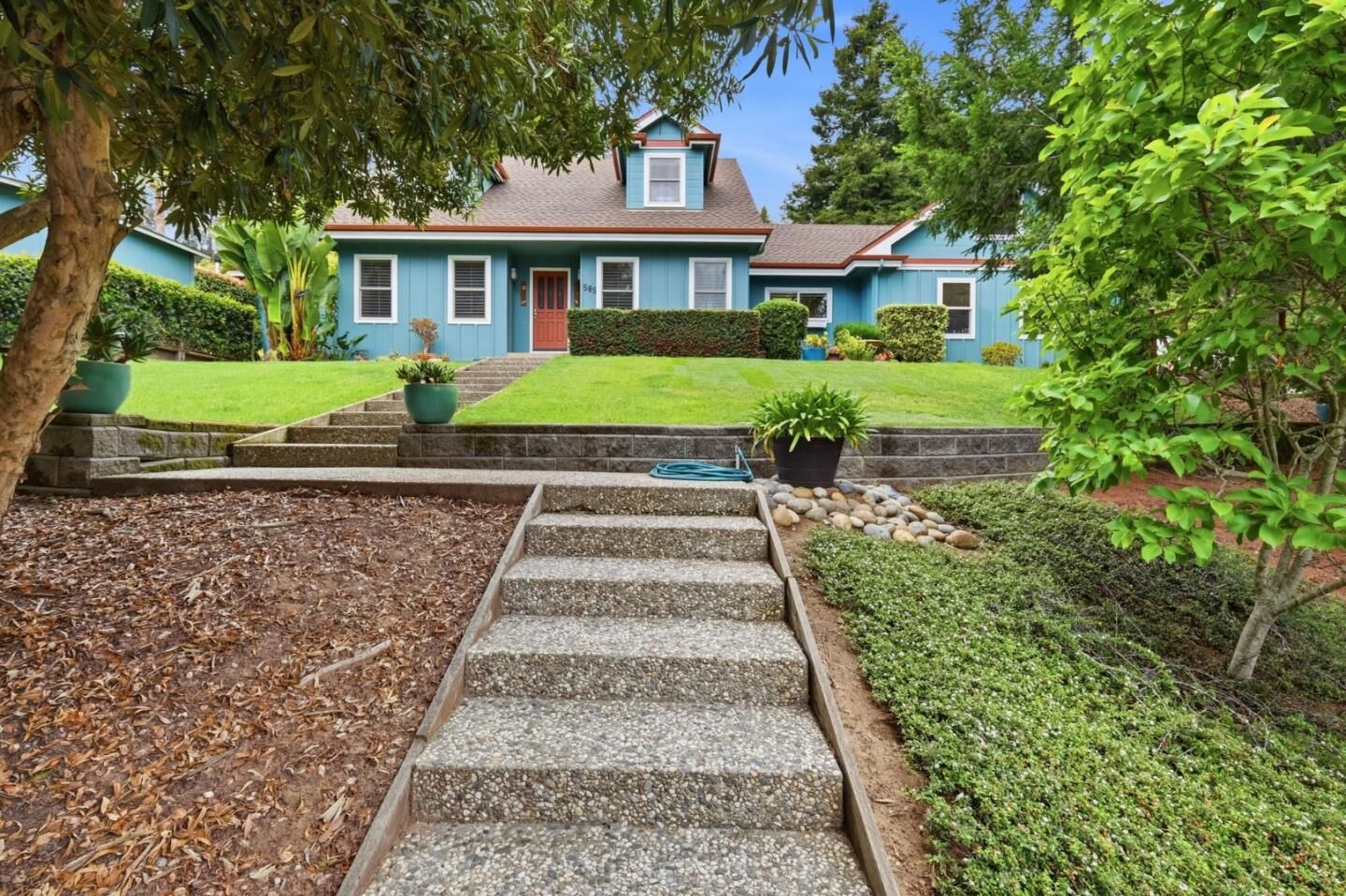 Property Photo:  585 Calle Del Sol  CA 95003 