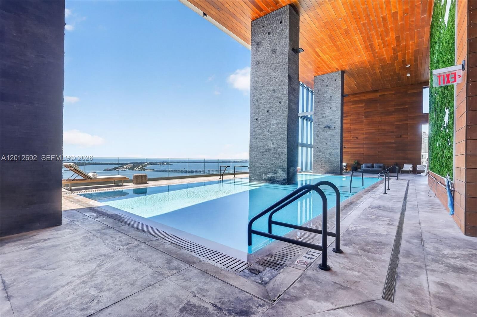 Property Photo:  1451 Brickell Ave 1002  FL 33131 