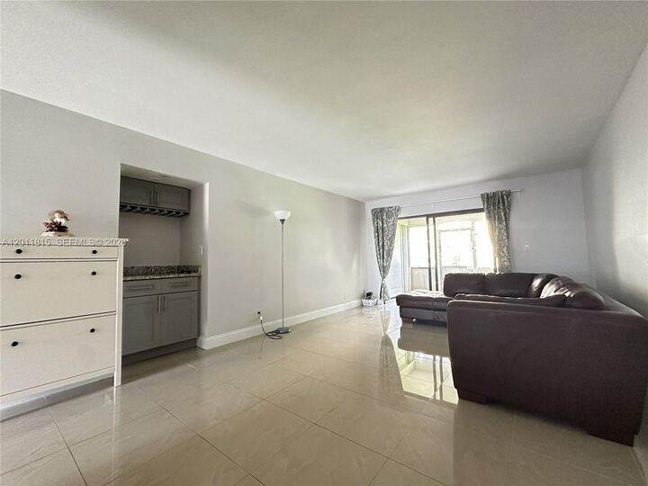 Property Photo:  9370 SW 8th St 107  FL 33428 