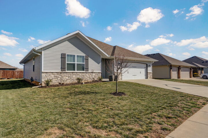 Property Photo:  5601 W Pecan Street  MO 65802 