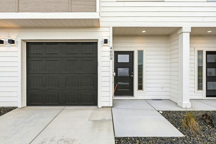 Property Photo:  4609 Road 114  WA 99301 