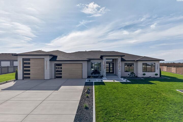 Property Photo:  12407 Furlong Ln  WA 99338 