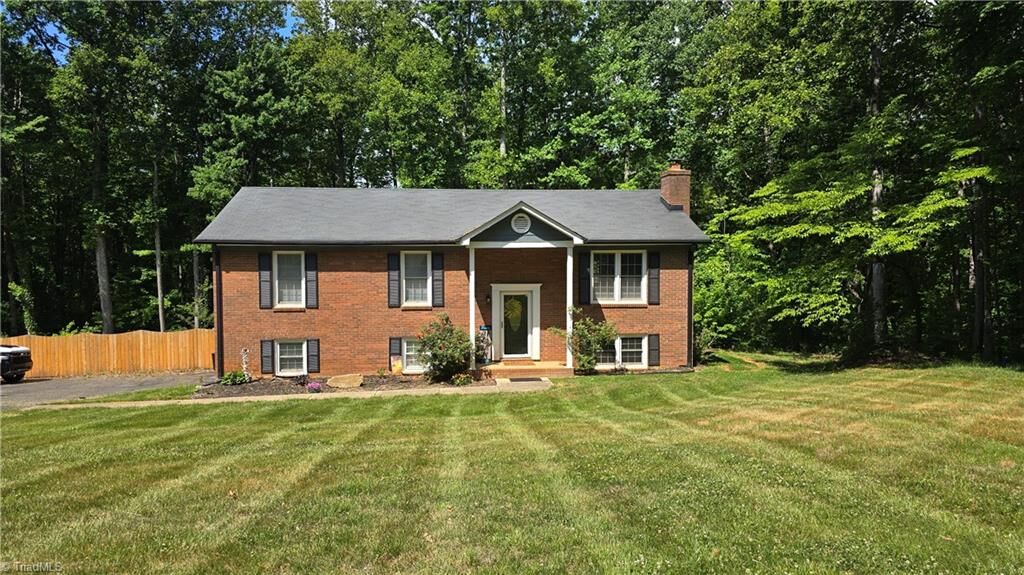 Property Photo:  1578 Twin Oaks Drive  NC 27021 