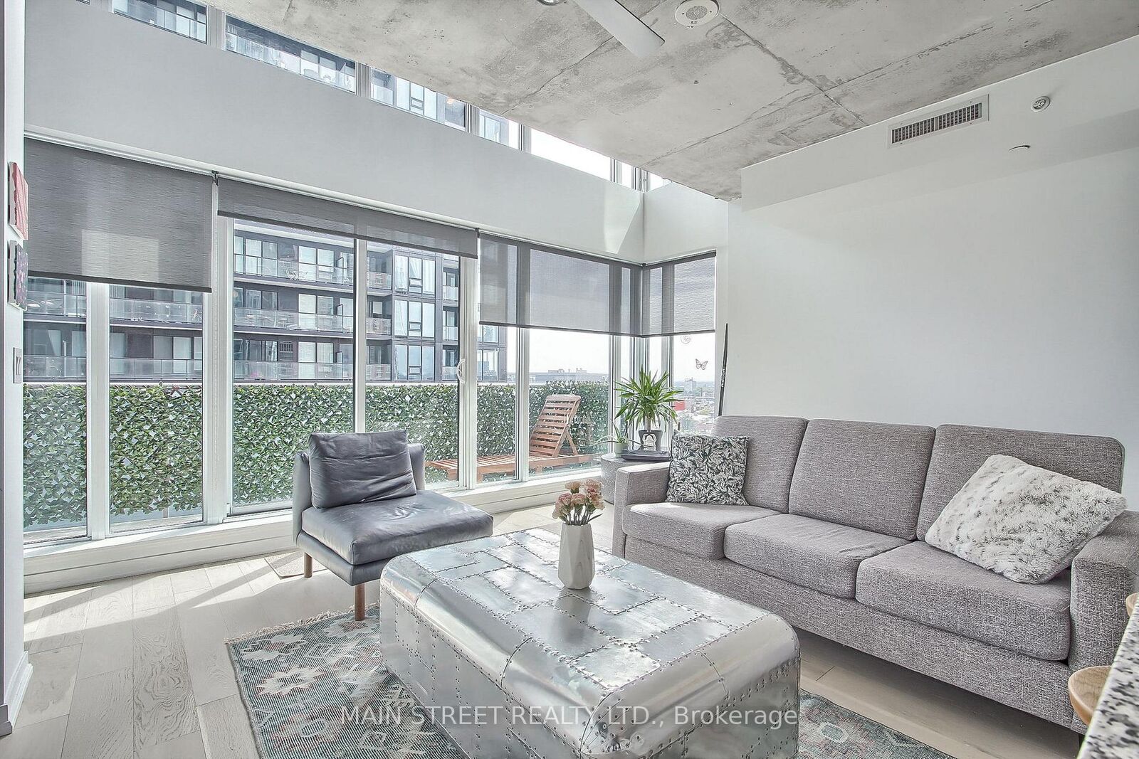 Property Photo:  150 East Liberty Street 1213  ON M6K 3R5 