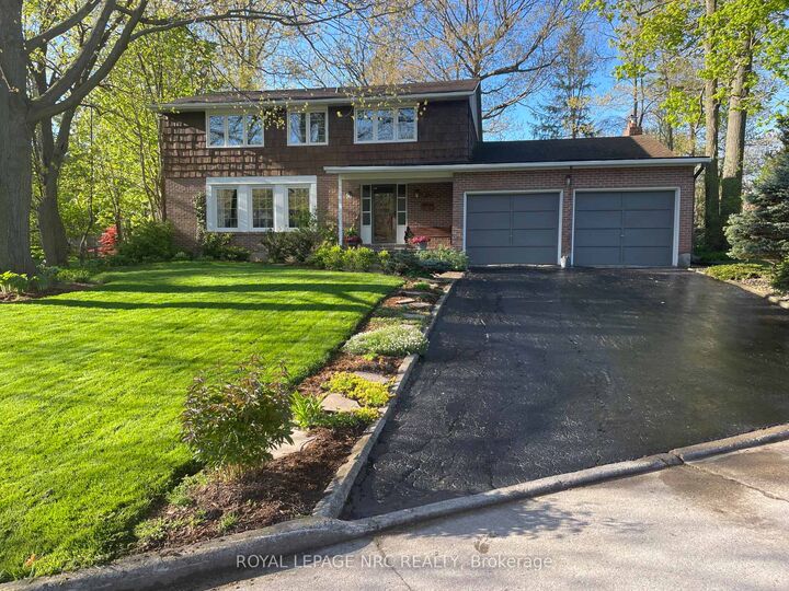 10 Briarfield Crescent — photo 1