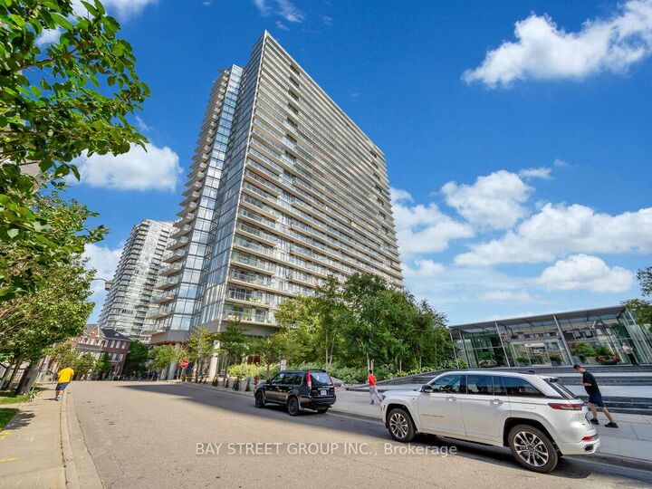 105 The Queensway Avenue 1501 — photo 1