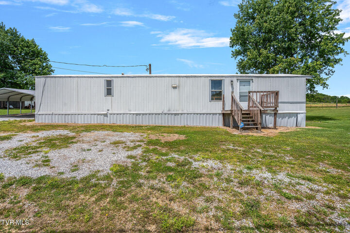 Property Photo:  