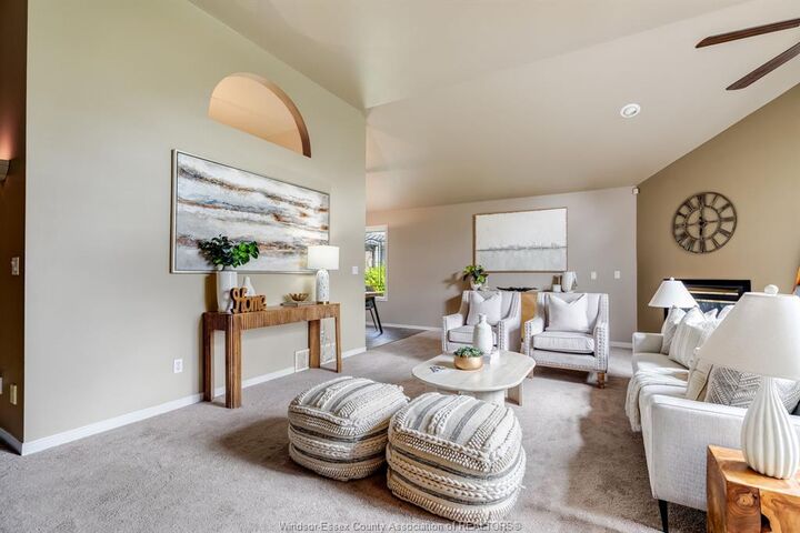 Property Photo:  43 Oak Drive  ON N8M 3C5 