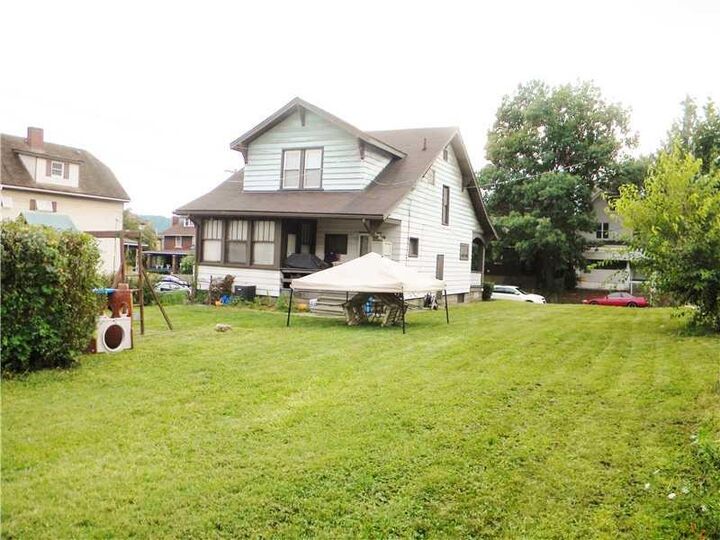 Property Photo:  1600 Leishman Ave  PA 15068 