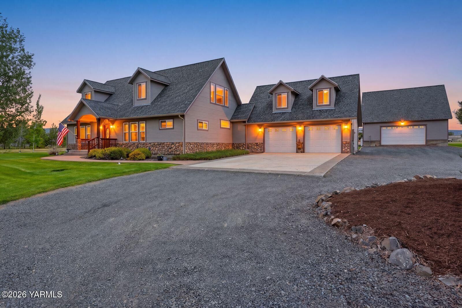 Property Photo:  314 Schlagel Rd  WA 98901 