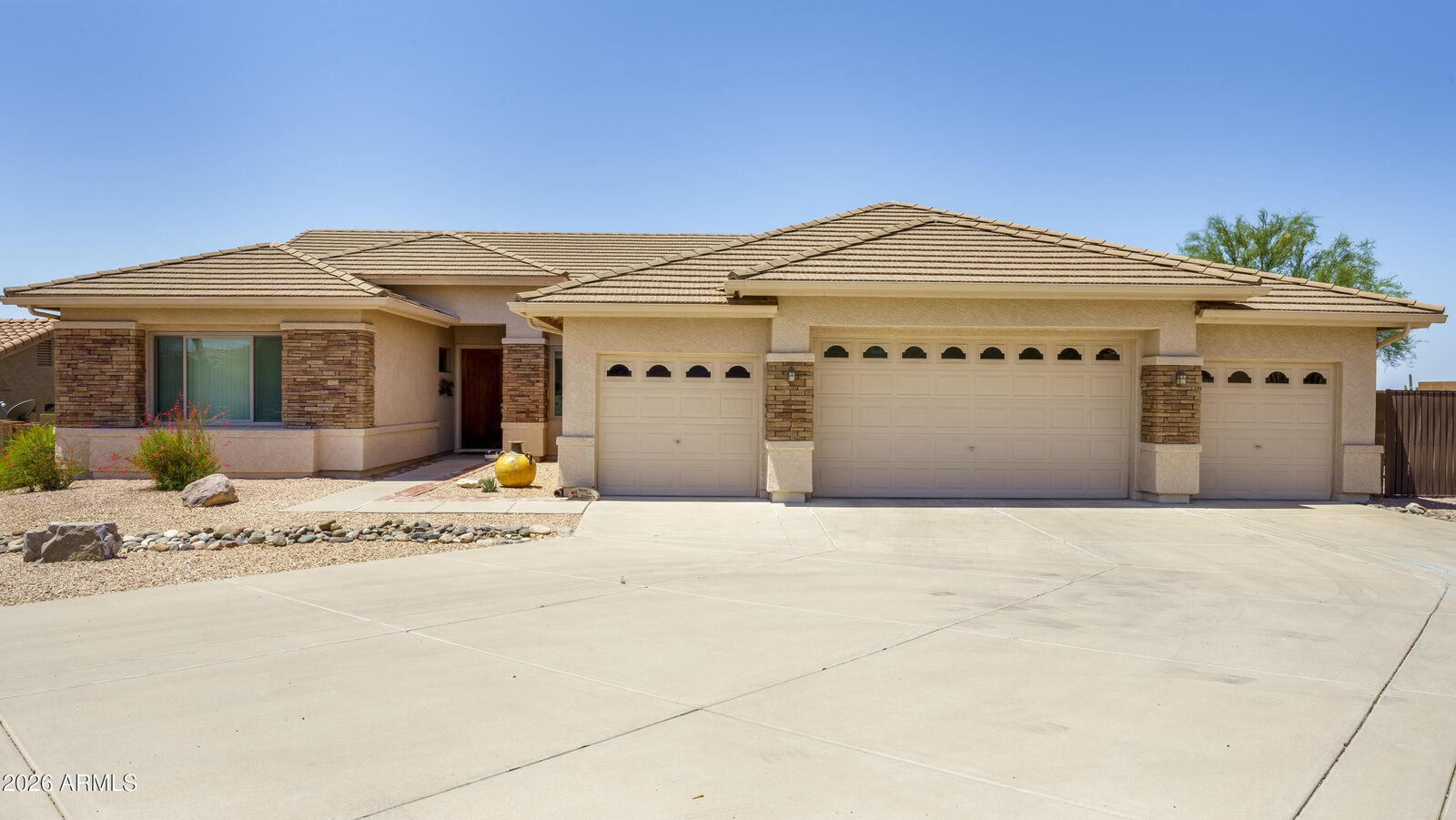 Property Photo: 6382 S Mesa Vista Circle S AZ 85118