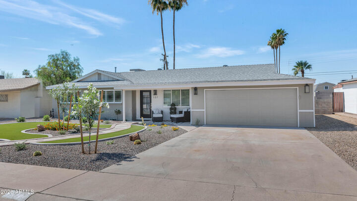 Property Photo:  107 E McKinley Street  AZ 85288 