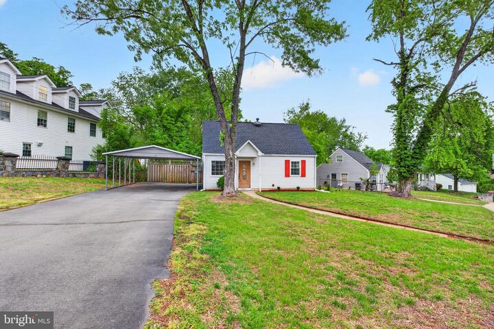 Property Photo:  296 Manassas Drive  VA 20111 