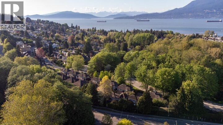 Photo de la propriété:  4210 Nautilus Close  BC V6R 4L2 