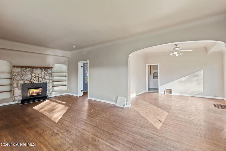 Property Photo:  121 Kellogg Ave  ID 83837 