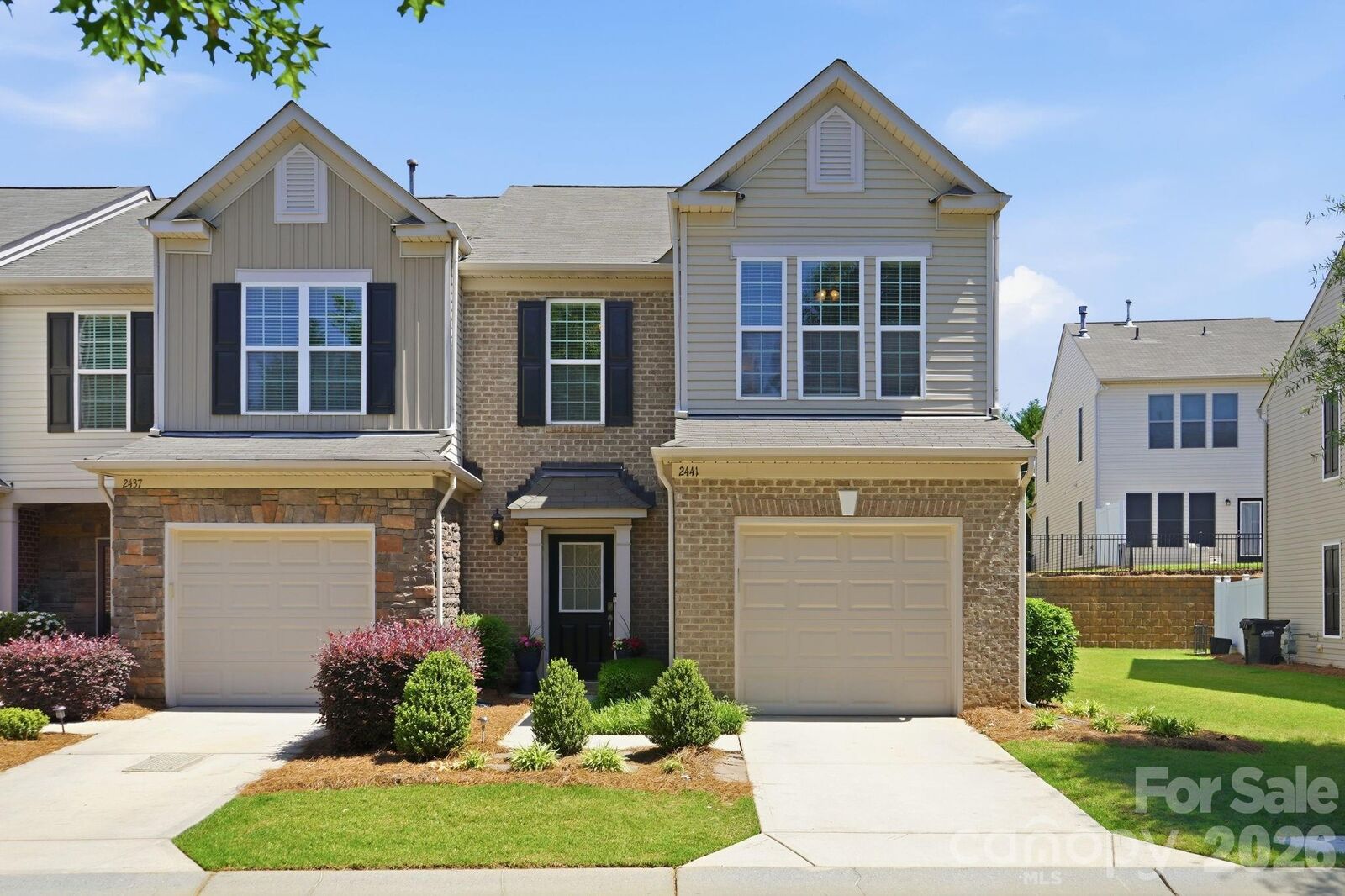 Property Photo:  2441 Diplomat Lane  NC 28210 