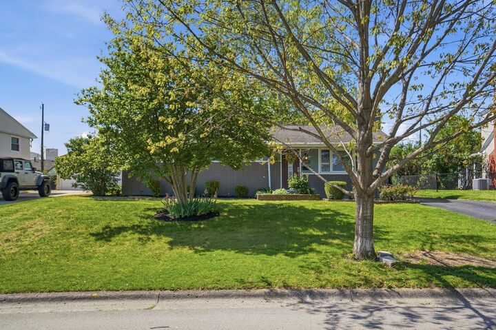 Property Photo:  785 Island Court  OH 43214 