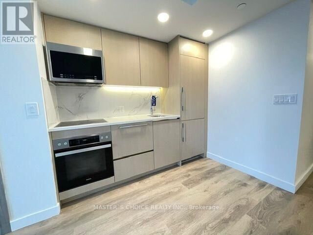 Property Photo:  38 Widmer Street 1909  ON M5V 2E9 