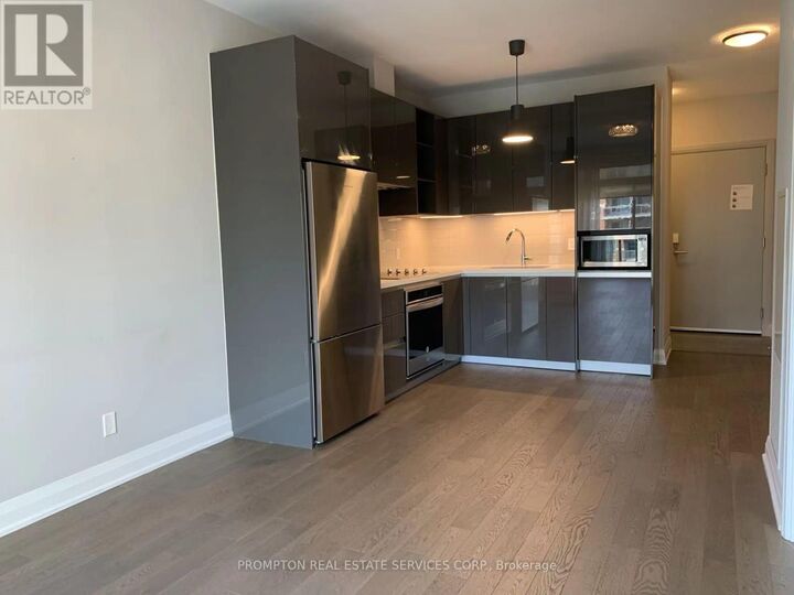 Property Photo:  396 Highway 7 East 806  ON L4B 0G7 