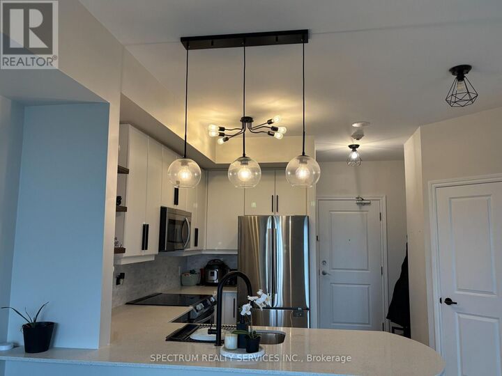 Property Photo:  7730 Kipling Avenue 1007  ON L4L 1Y9 