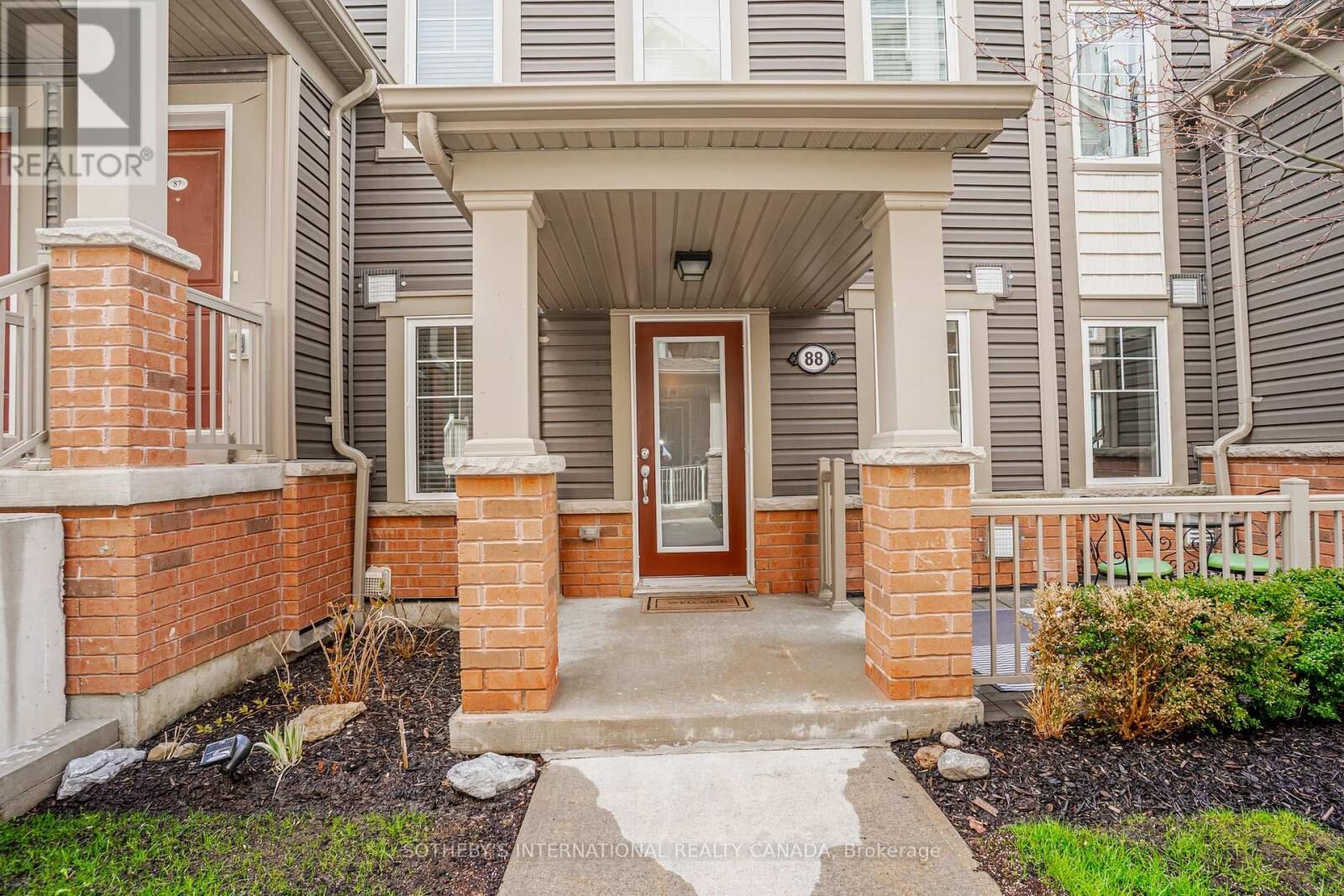 Property Photo:  2500 Hill Rise Court 88  ON L1L 0M6 