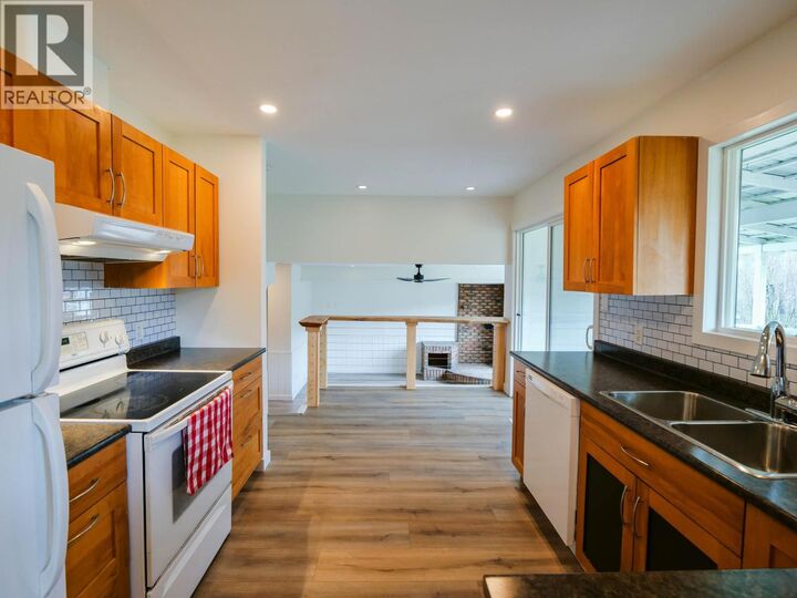 Property Photo:  1324 Moffat Avenue  BC V2J 3A7 