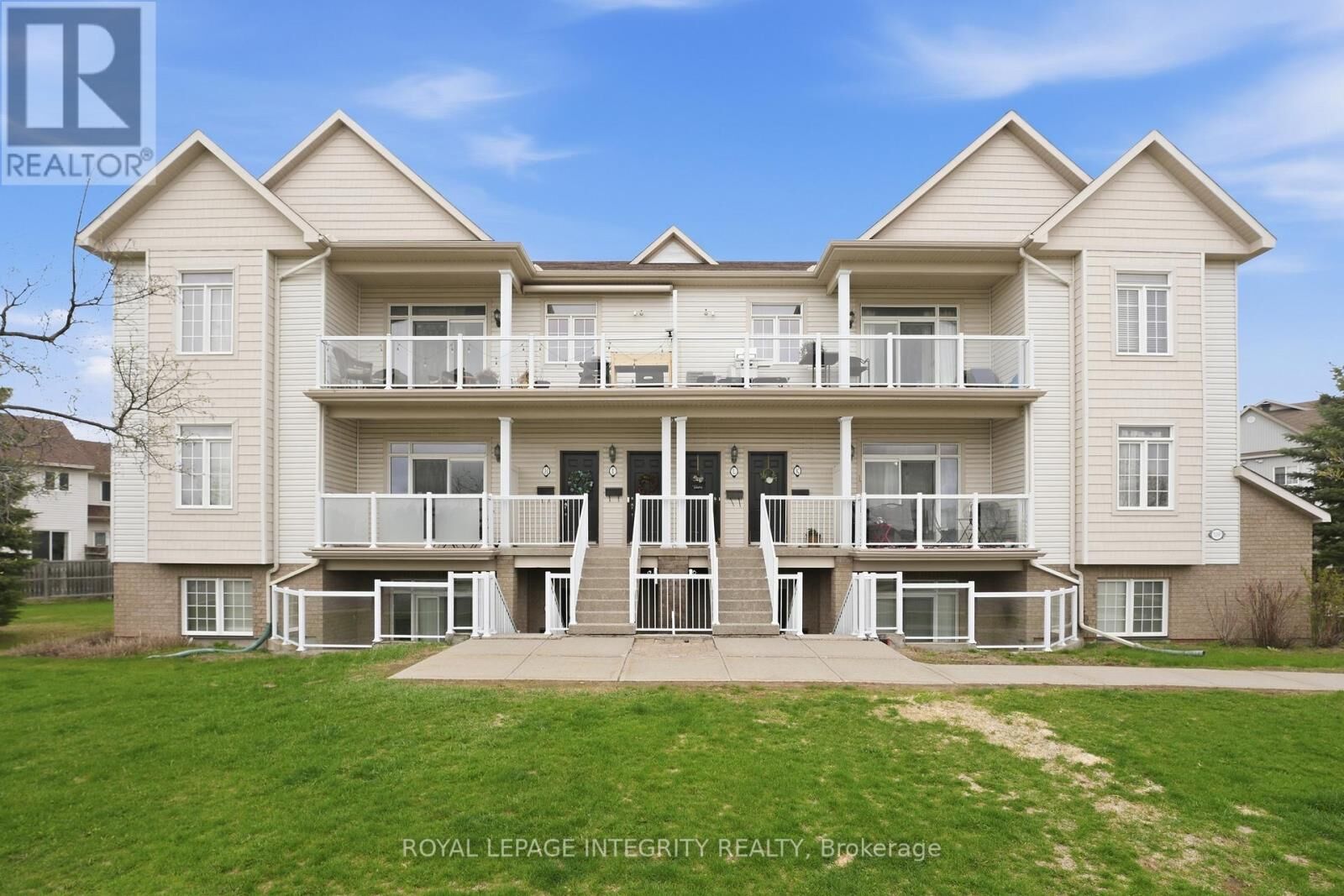 Property Photo:  109 Artesa Private K  ON K2S 0J8 