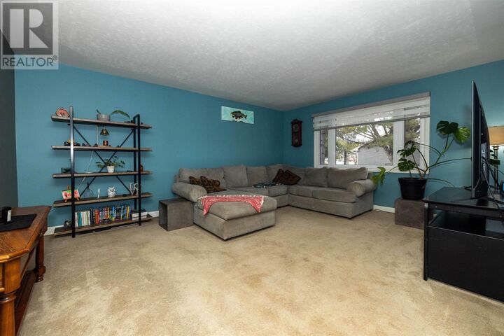 Property Photo:  2240 Rankin St  ON P7E 5Z9 