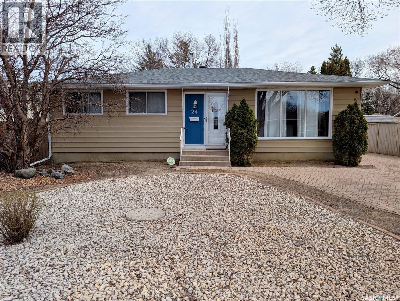 Property Photo:  24 Dryburgh Crescent  SK S4R 6R5 