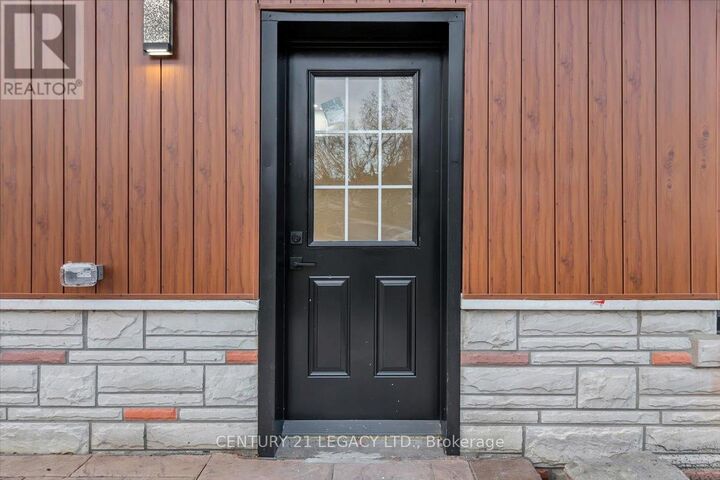 Property Photo:  2027 Churchill Avenue  ON L7R 3T8 