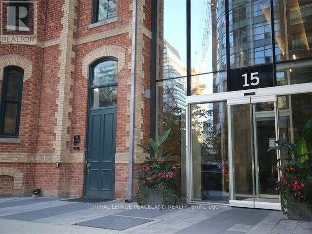 Property Photo:  15 Grenville Street 808  ON M4Y 0B9 