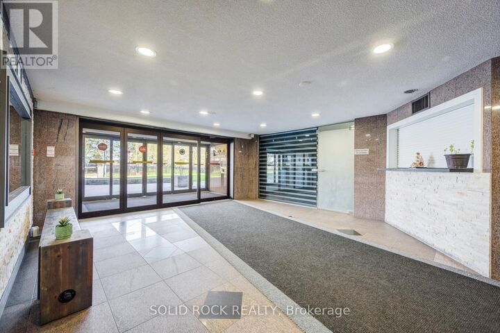 Property Photo:  4 Lisa Street 610  ON L6T 4B6 