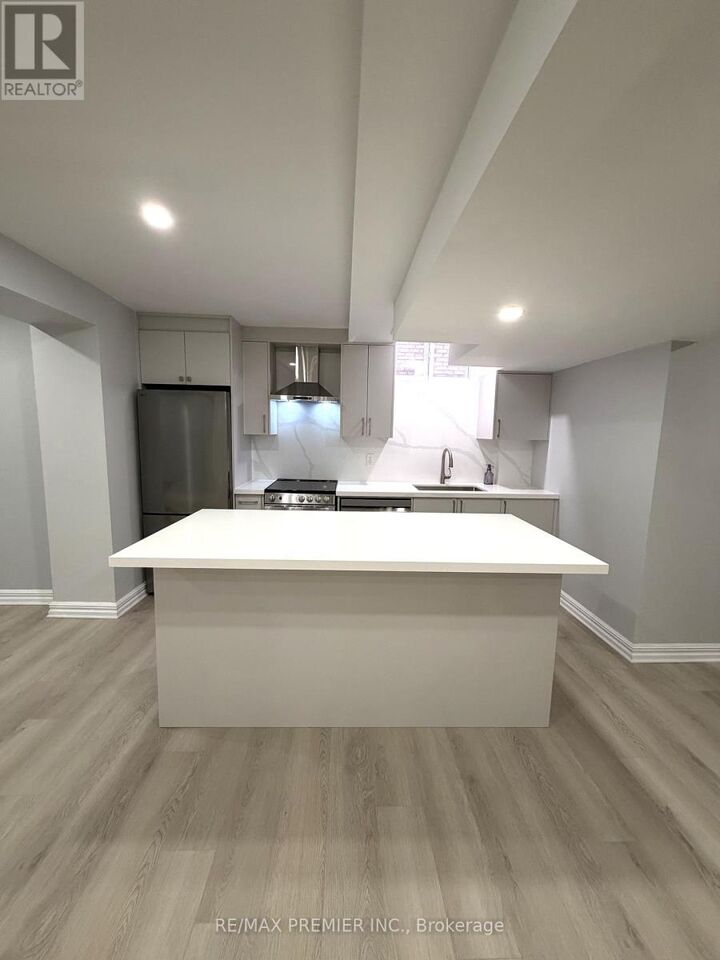 Property Photo:  23 Brownlee Avenue  ON L4L 8H4 