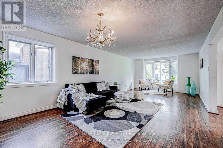 Property Photo:  44 Frontenac Avenue  ON M5N 1Z7 