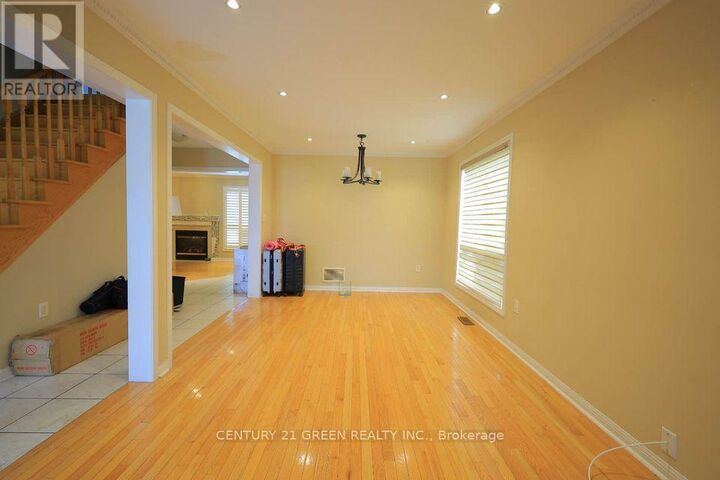 Property Photo:  98 Muskox Drive (Main)  ON M1B 6E5 