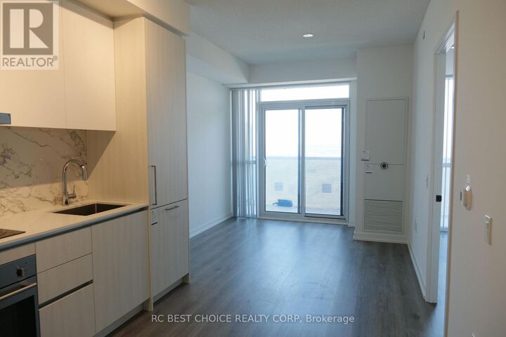 Property Photo:  225 Commerce Street 5011  ON L4K 0R1 