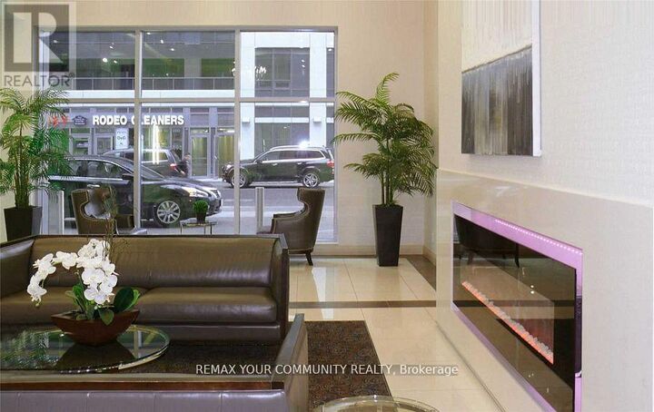 Property Photo: 7171 Yonge Street South 2601 ON L3T 0C5