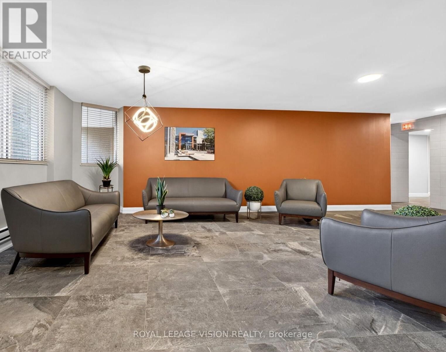 Property Photo:  81 Millside Drive 1002  ON L9T 3X4 