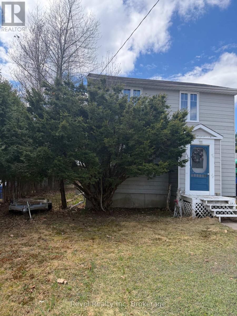 Property Photo:  320 Eighth Street  ON P0H 1V0 