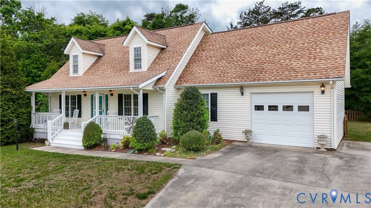 Property Photo:  1505 Fourth Ave Extension  VA 23901 