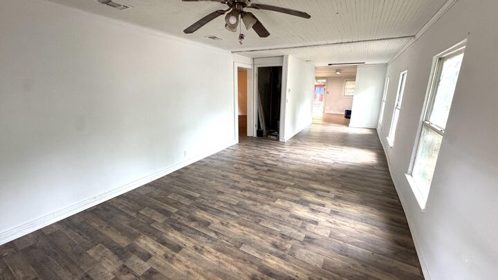 Property Photo:  1018 S Wilson Street  FL 32536 