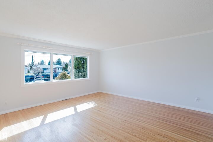Property Photo:  7108 83 Street NW  AB T6C 2Y3 